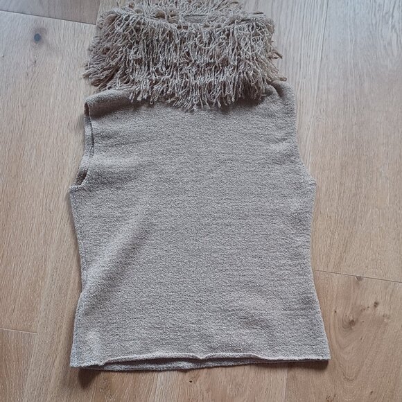 Fringes and bare arms for winter! Great texture & fit. - Picture 2 of 4